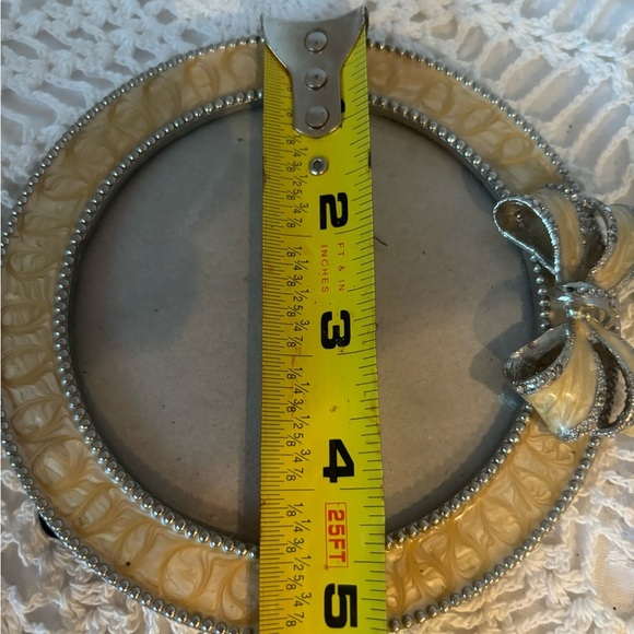 Elegant Gold Picture Frame with Bow Accent - Picture 7 of 7